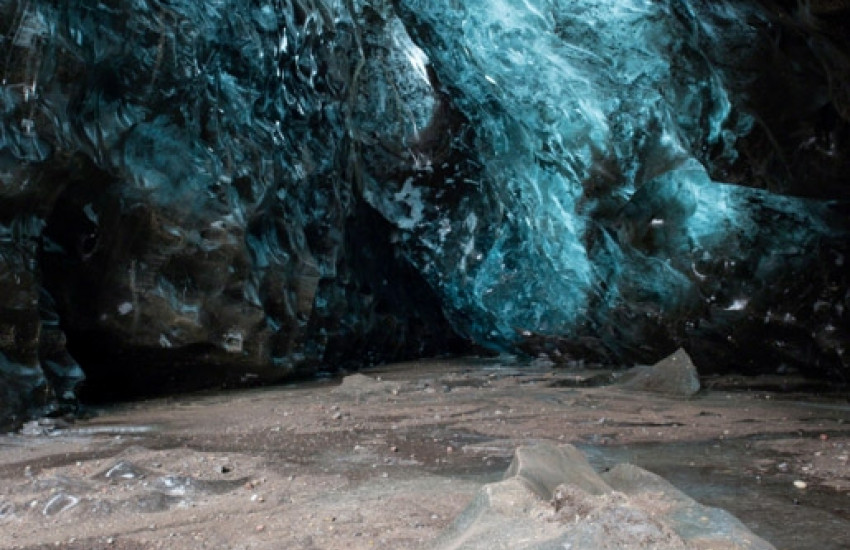 Crystal Cave, IJsland