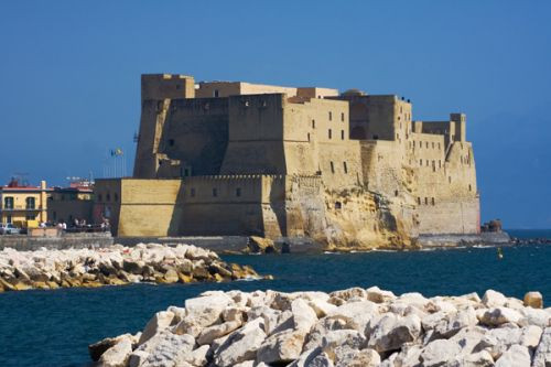 Totaalbeeld van het Castel dell’Ovo