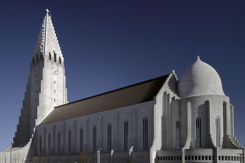 Zijkant van de Hallgrímskirkja