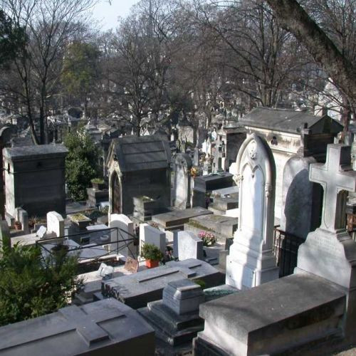 Grafstenen op het Kerkhof Père-Lachaise