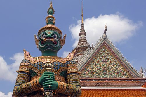 Standbeeld bij het Wat Arun