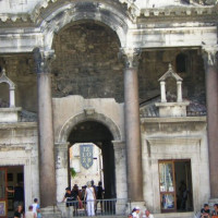 Poort naar het Paleis van Diocletianus