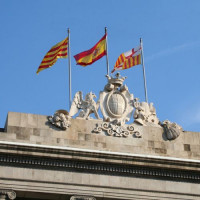 Vlaggen aan het Plaça Sant Jaume