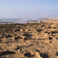 Zicht op een zandstrand