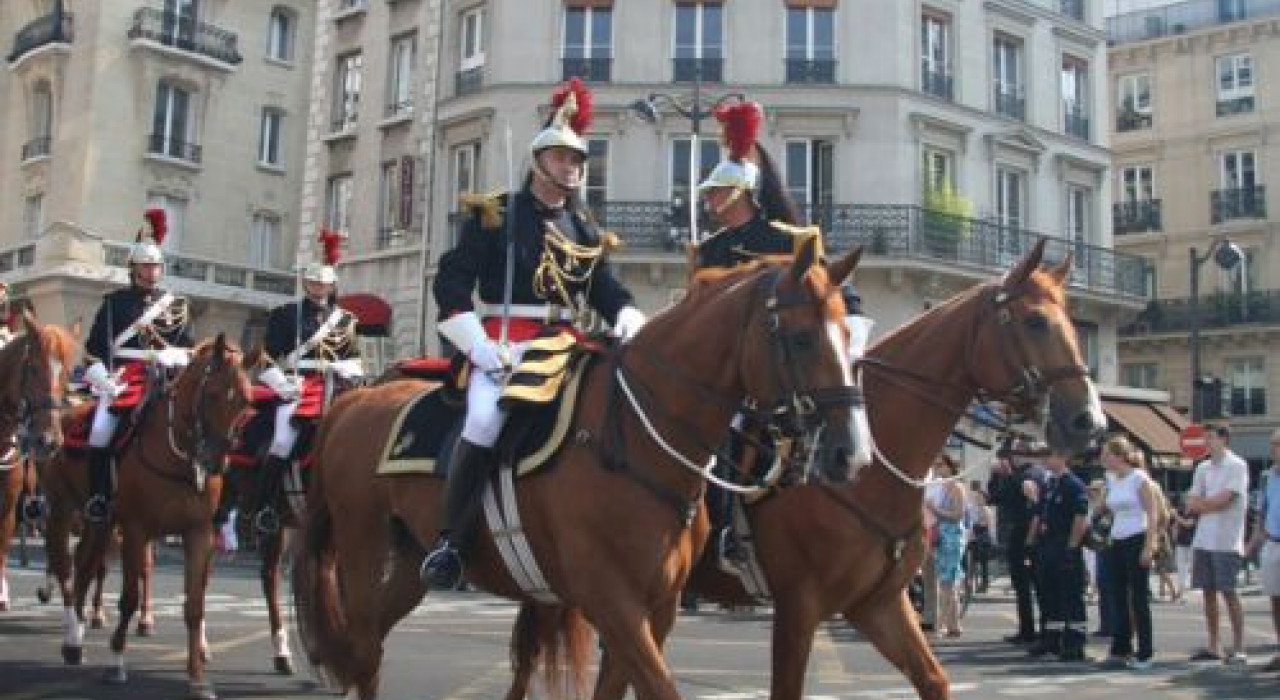 Nationale Feestdag van Frankrijk Parijs citytrip en reisinfo Take